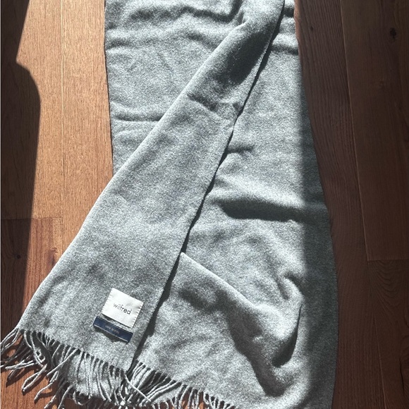 Aritzia Wilfred Grey Fringed Blanket Scarf - Picture 7 of 7